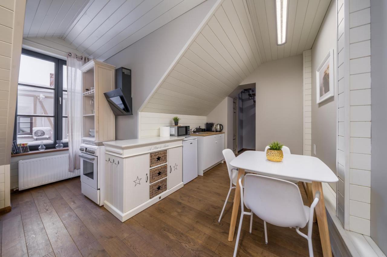 Enjoy Old Town Vibes In 1716 Laipu Residence With 4 Stylish Apartments And 1 Penthouse Рига Екстериор снимка